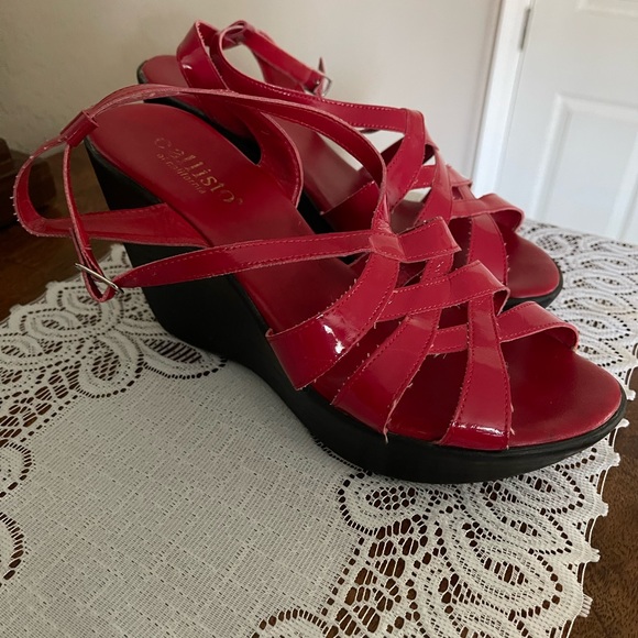 Callisto of California Beautiful RED Patent Leather Wedges ~ Size 9 - Picture 6 of 6